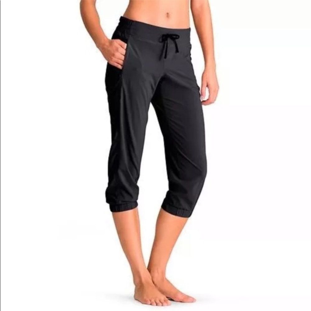 Athleta La Viva Capri Crop Black Pant